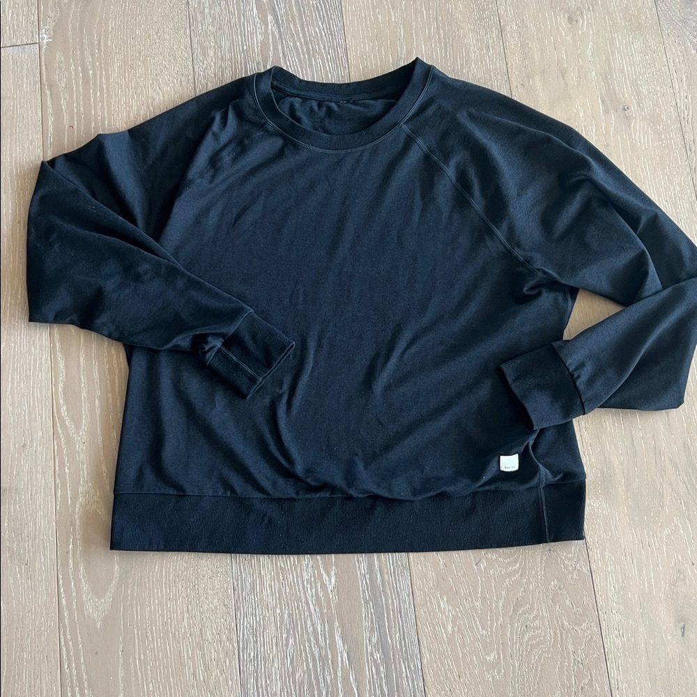 Vuori women’s Black Crewneck Pullover - Picture 4 of 5